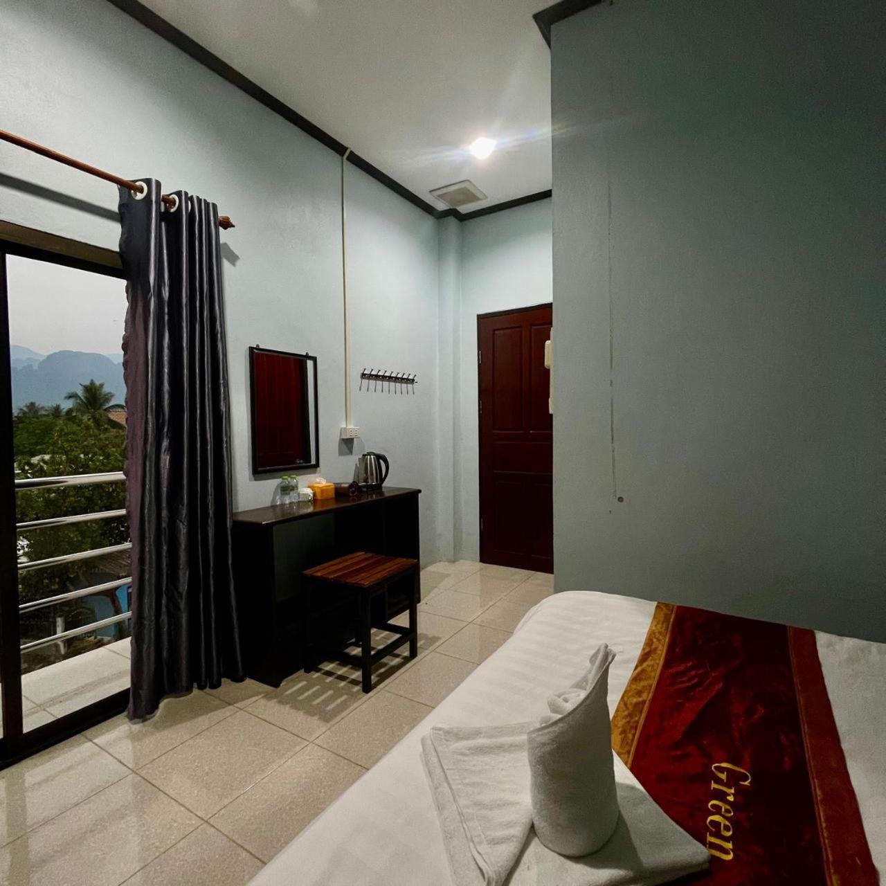 Smile Guesthouse Vangvieng Ванг Виенг Екстериор снимка